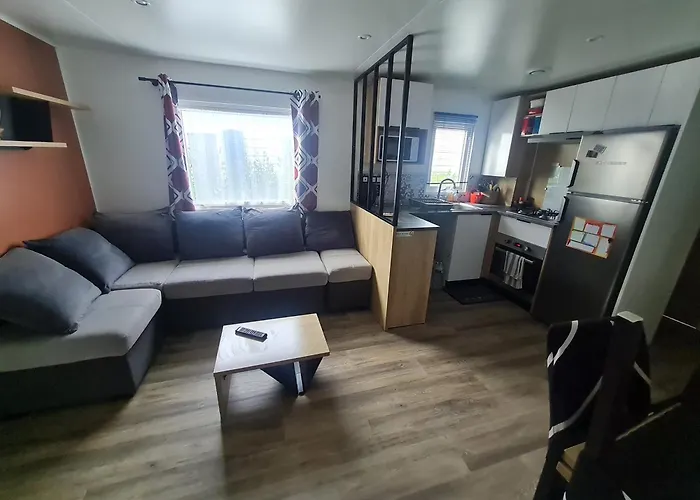 Mobil-Home En Camping Proche De La Mer